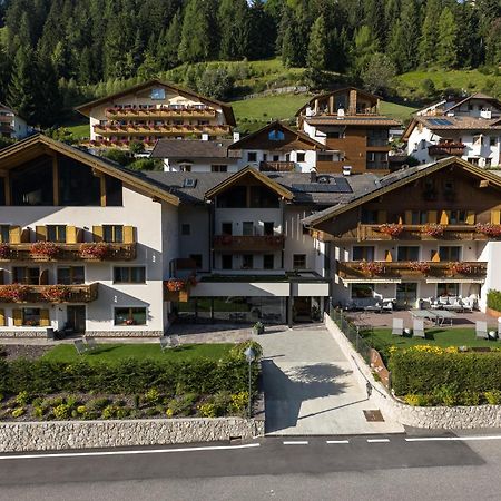 Hotel Vernel Santa Cristina Val Gardena Bagian luar foto