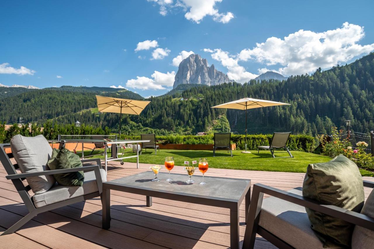 Hotel Vernel Santa Cristina Val Gardena Bagian luar foto