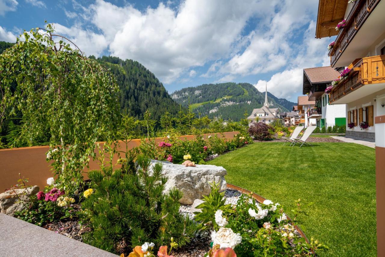 Hotel Vernel Santa Cristina Val Gardena Bagian luar foto