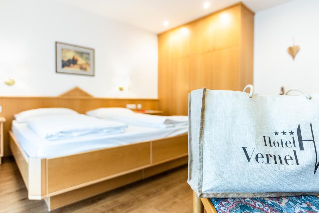 Hotel Vernel Santa Cristina Val Gardena Bagian luar foto