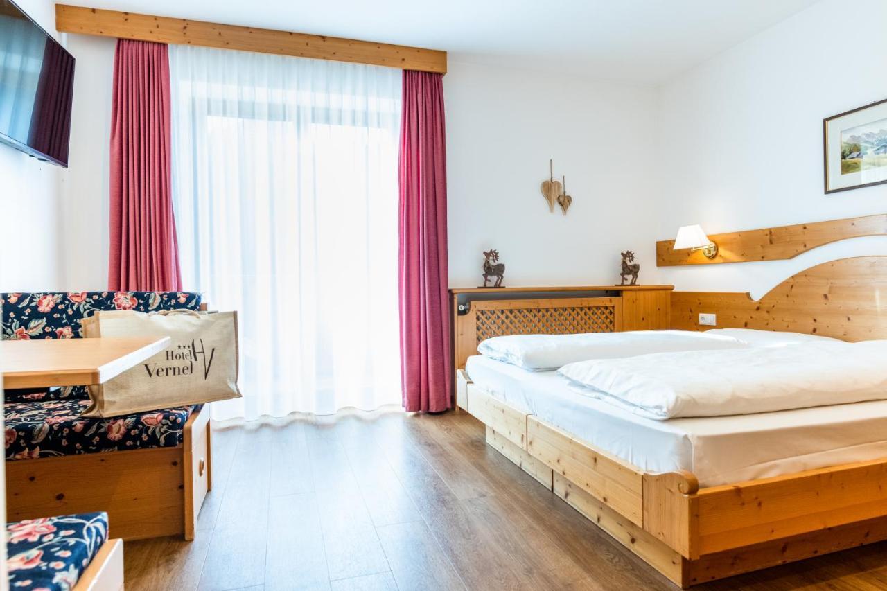Hotel Vernel Santa Cristina Val Gardena Bagian luar foto