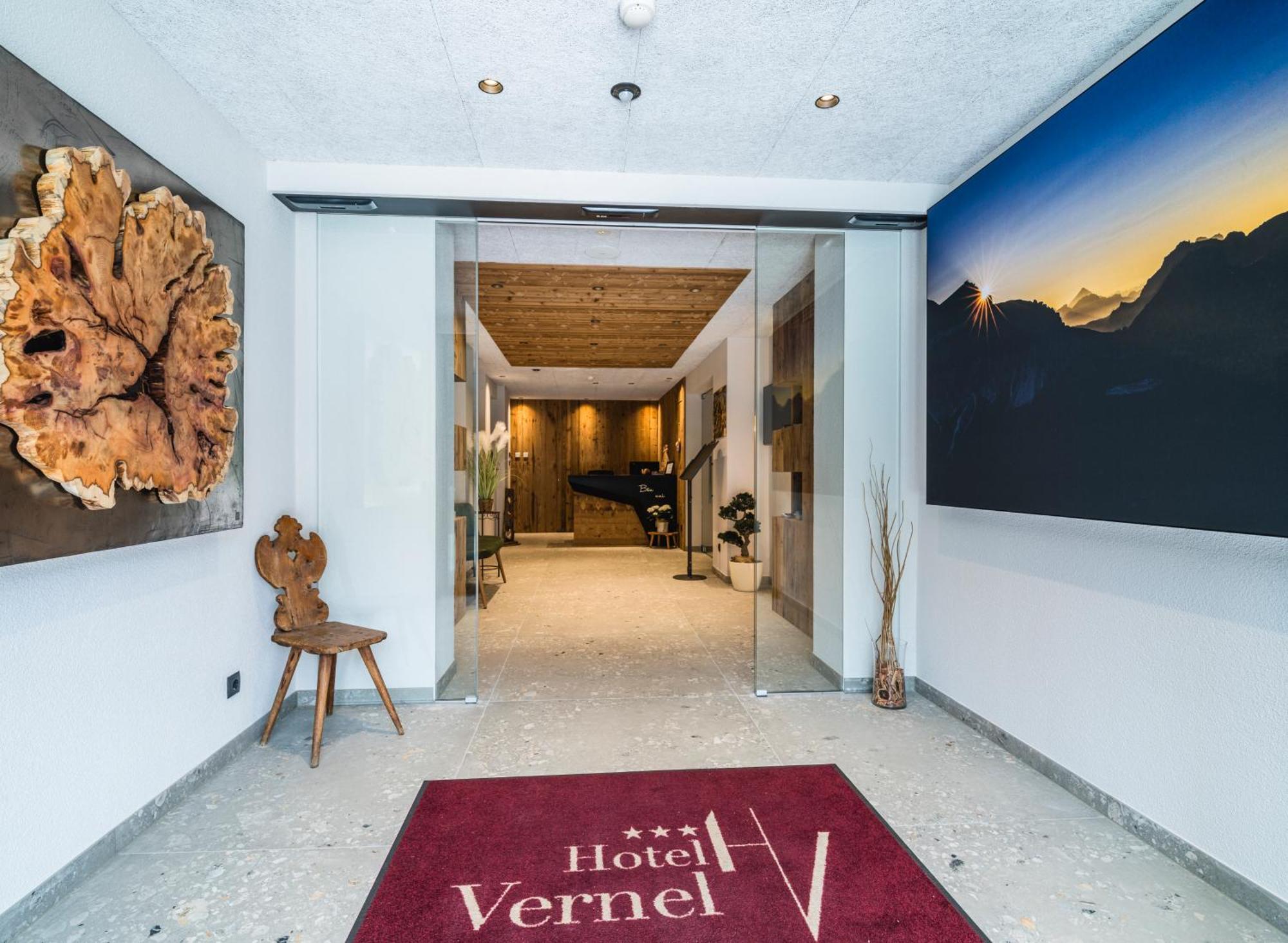 Hotel Vernel Santa Cristina Val Gardena Bagian luar foto